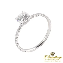 ANILLOS DE COMPROMISO Solitario oro blanco y diamante color g, pureza vs2 y peso 0,70 cts.