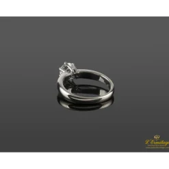 ANILLOS DE COMPROMISO Solitario en oro blanco con un brillante color g, pureza vs1 y peso 0.50 Ct.