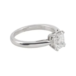ANILLOS DE COMPROMISO Solitario en oro blanco con brillante color f, pureza vs1 y peso 1,51 ct.