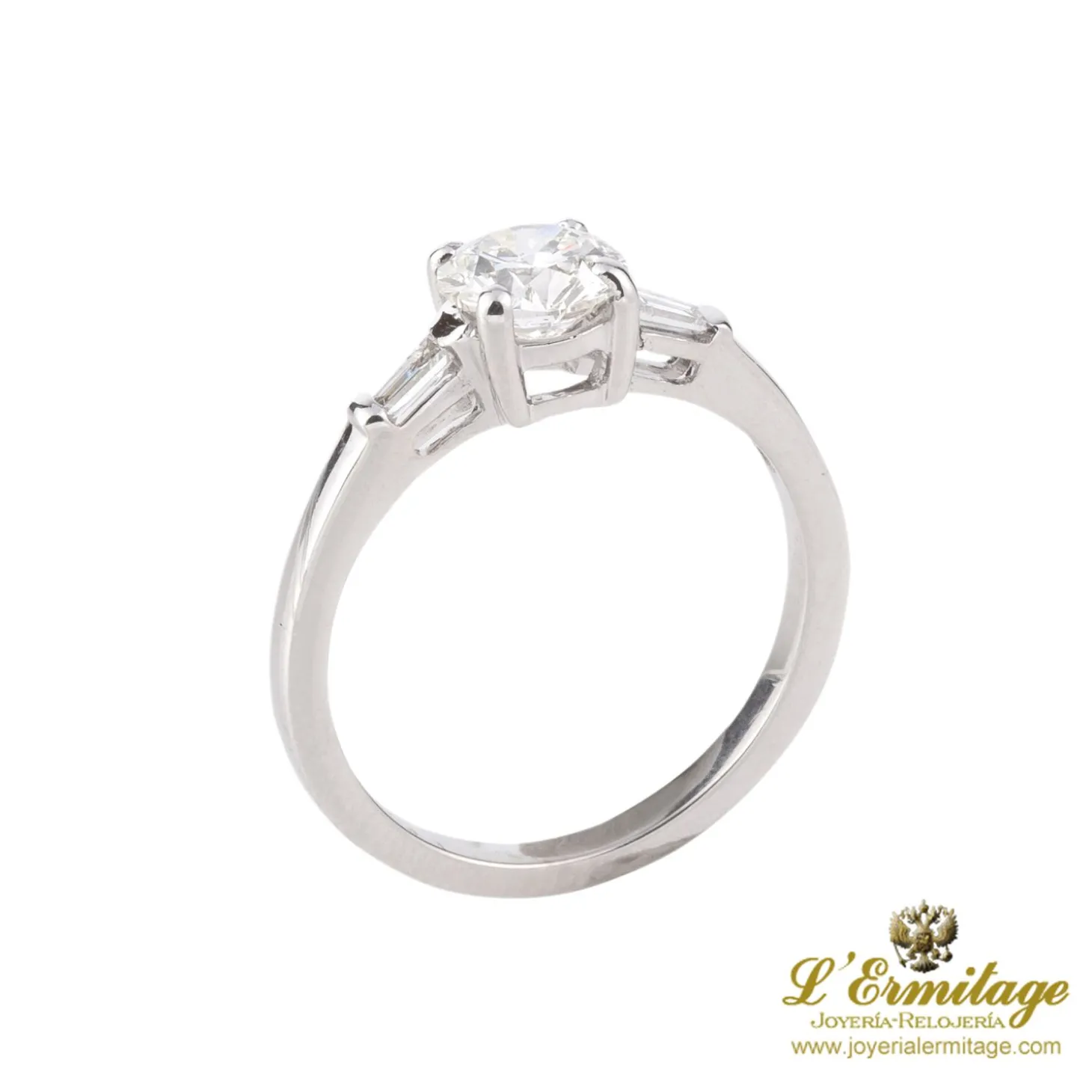 ANILLOS DE COMPROMISO Solitario en oro blanco con brillante color g, pureza vs1, y peso 1,00ct.