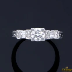 ANILLOS DE COMPROMISO Sortija oro blanco y diamantes color g, pureza si1 y peso 0,55 cts.