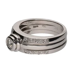 ANILLOS DE COMPROMISO Sortija solitario en oro blanco con brillantes.