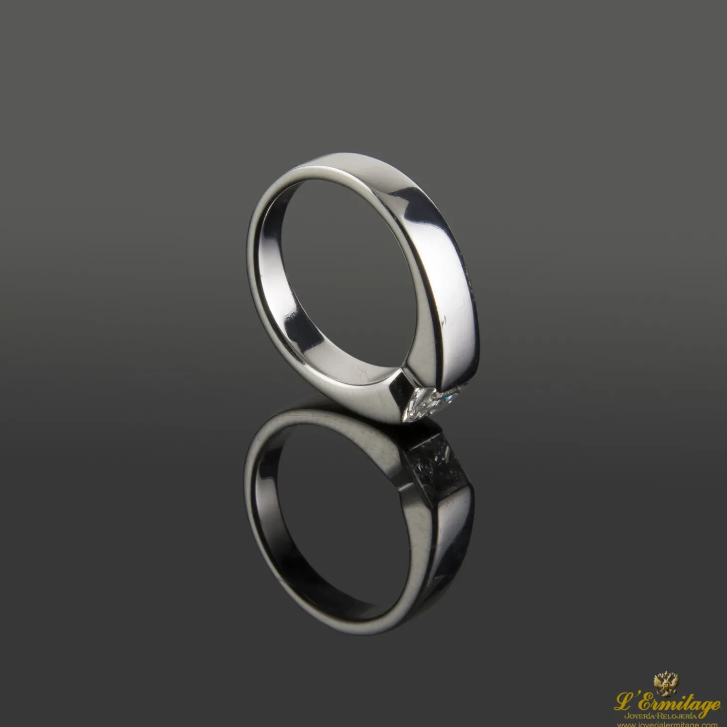 ANILLOS DE COMPROMISO Sortija solitario en oro blanco brillante princesa 0,72ct.