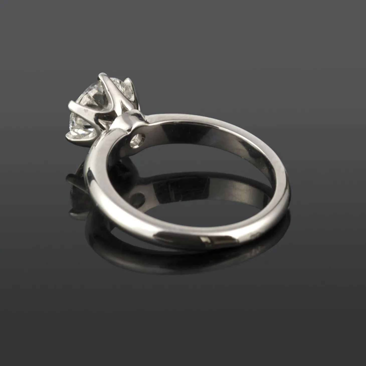 ANILLOS DE COMPROMISO Sortija solitario platino color d, pureza vs1 y peso 1,50 cts.