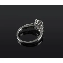 ANILLOS DE COMPROMISO Sortija solitario oro blanco y diamantes color h, pureza si1 y peso 1,69 cts.