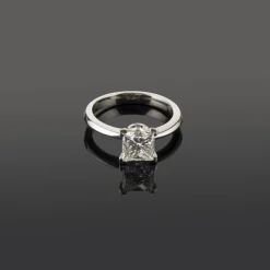 ANILLOS DE COMPROMISO Sortija solitario oro blanco color g, pureza vvs2 y peso 1,66 cts.