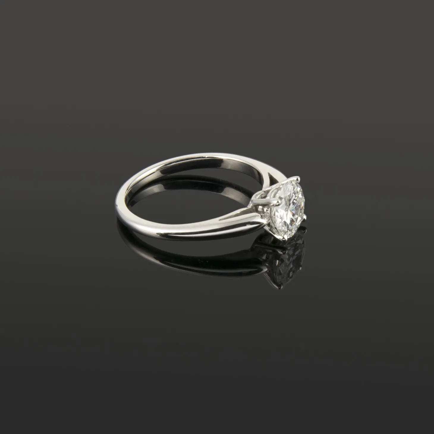 ANILLOS DE COMPROMISO Sortija solitario oro blanco color e, pureza vvs1 y peso 1,11 cts.
