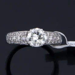 ANILLOS DE COMPROMISO Sortija oro blanco y diamantes color l, pureza vvs2 y peso 1,08 cts.