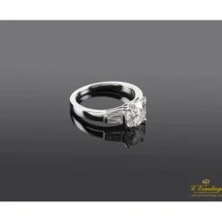 ANILLOS DE COMPROMISO Sortija oro blanco y diamantes color j, pureza vs1 y peso 1,26 cts.