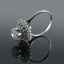 ANILLOS DE COMPROMISO Sortija oro blanco y diamantes color i, pureza p1 y peso 1,30 cts.