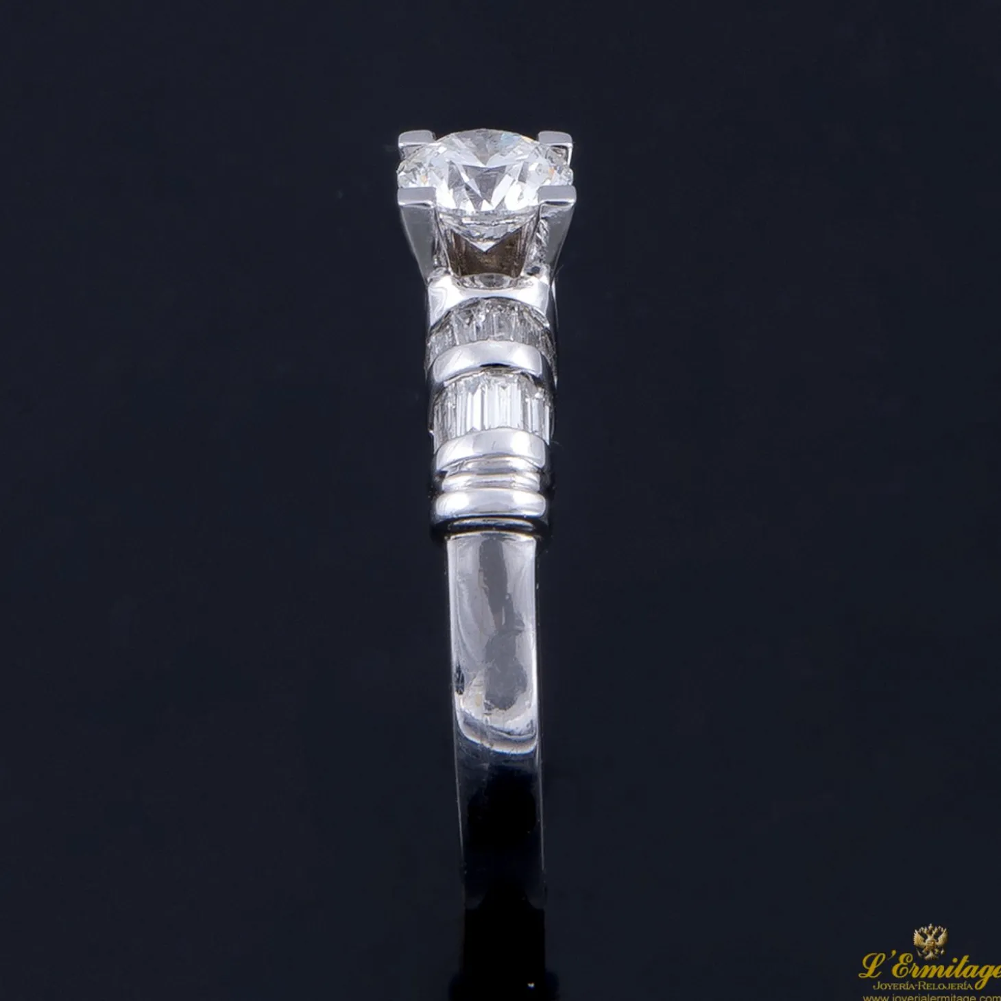 ANILLOS DE COMPROMISO Sortija solitario oro blanco color g, pureza si1 y peso 0,71 cts.