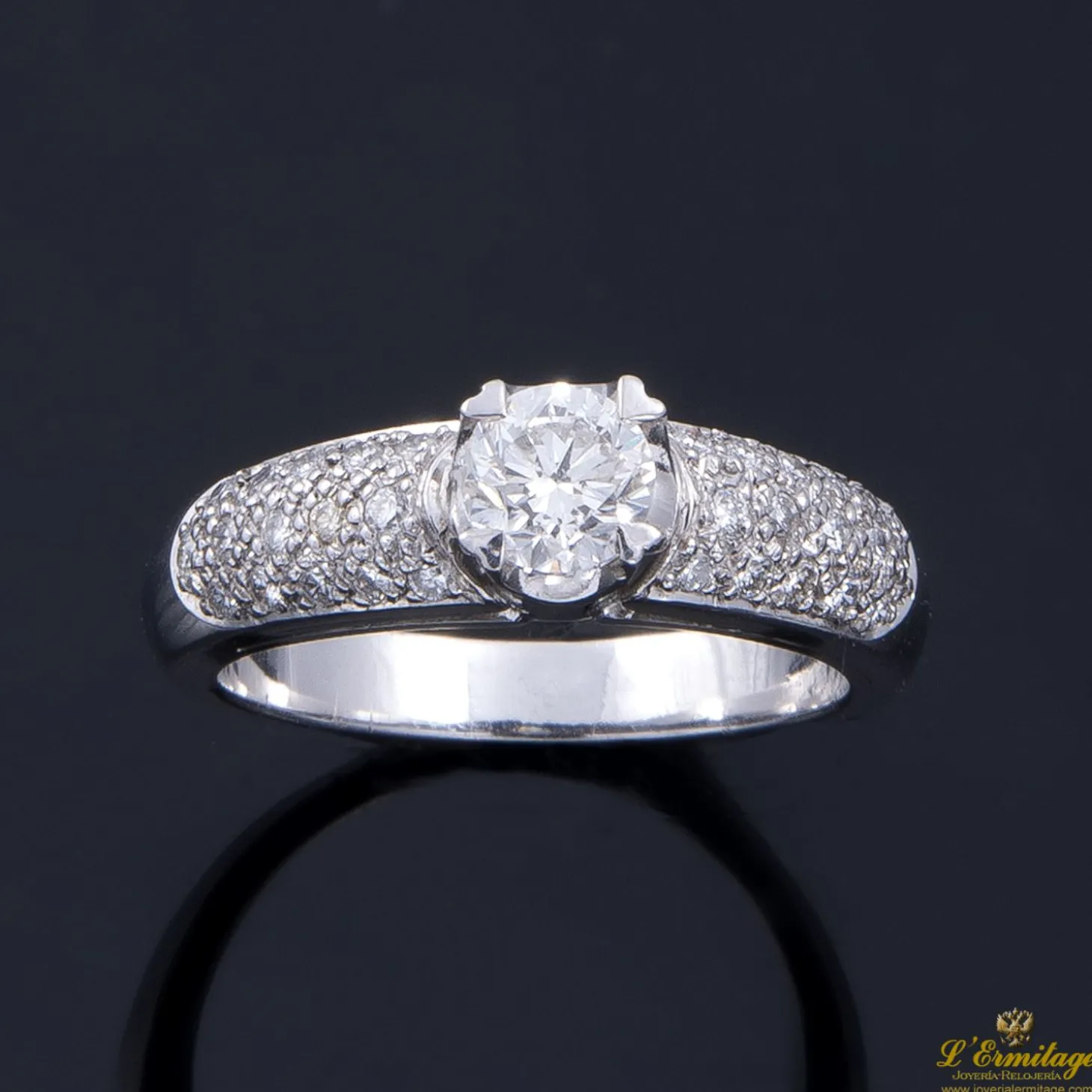 ANILLOS DE COMPROMISO Sortija oro blanco y diamantes color g, pureza si1 y peso 0,50 cts.