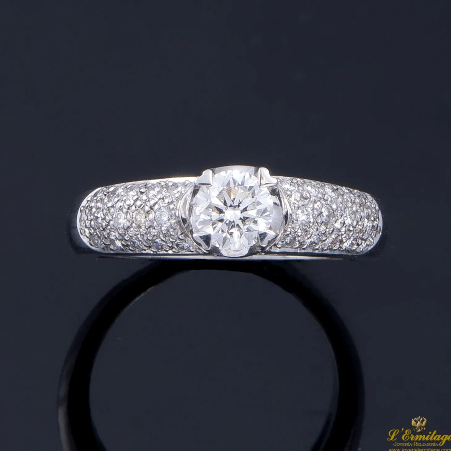 ANILLOS DE COMPROMISO Sortija oro blanco y diamantes color g, pureza si1 y peso 0,50 cts.