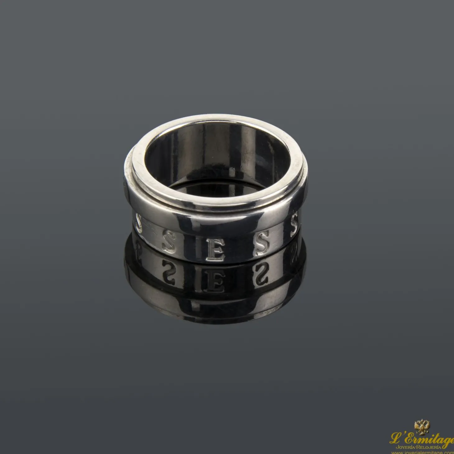 ANILLOS / SORTIJAS Alianza piaget possession oro blanco y diamantes.