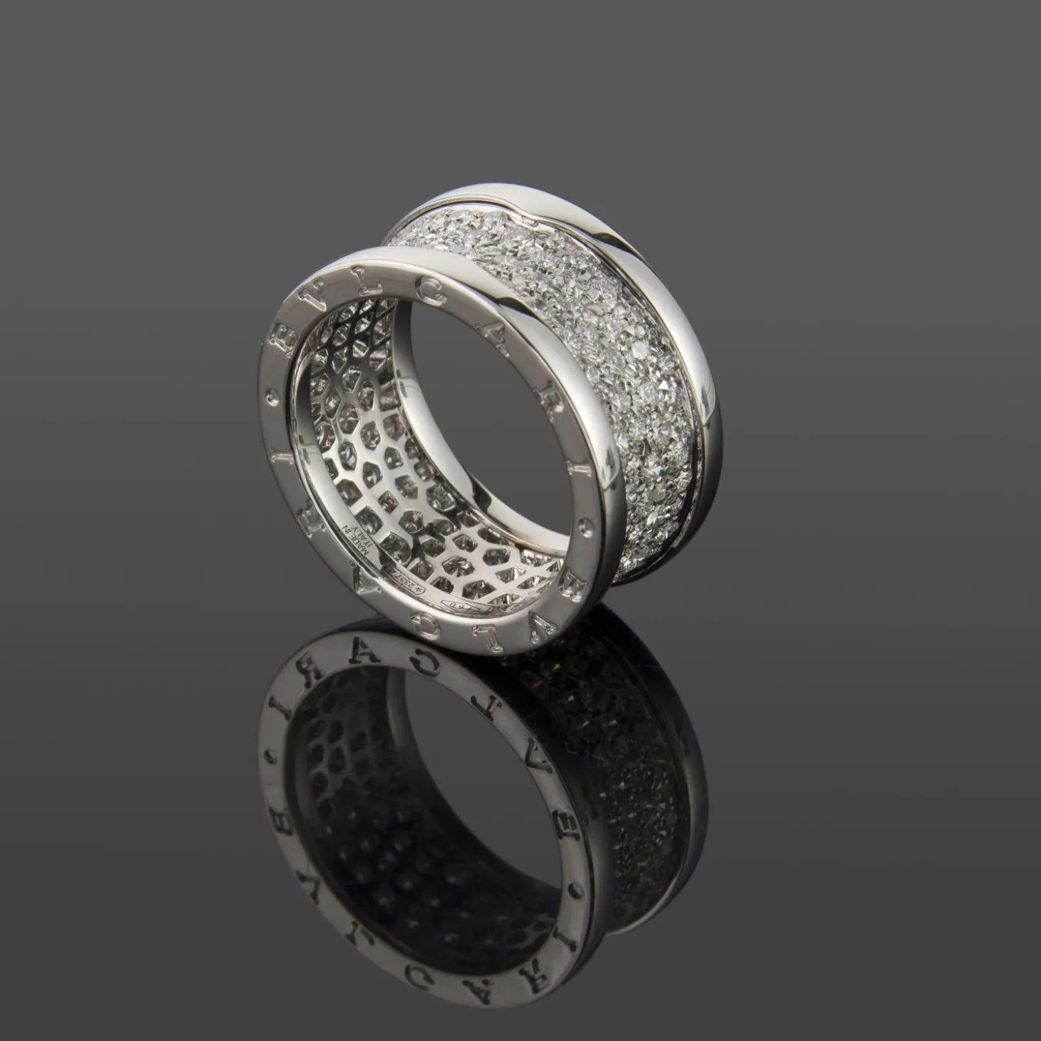 ANILLOS / SORTIJAS Anillo b.Zero1 en oro blanco de 18 qt con pavé de diamantes en la espiral. Talla nº: 19