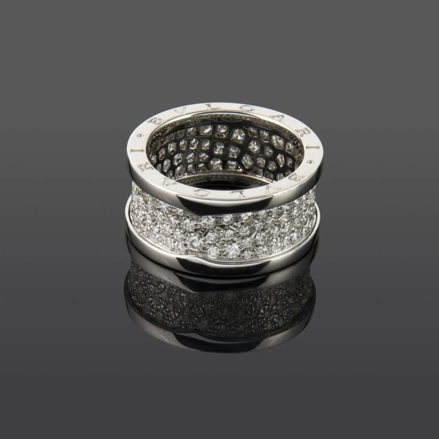 ANILLOS / SORTIJAS Anillo b.Zero1 en oro blanco de 18 qt con pavé de diamantes en la espiral. Talla nº: 19