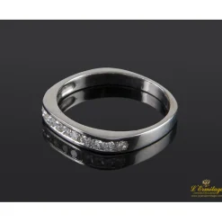 ANILLOS / SORTIJAS Cintillo realizado en oro blanco con brillantes.