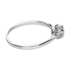 ANILLOS / SORTIJAS Solitario en oro blanco y un brillante con un peso estimado de 0.20 Ct.