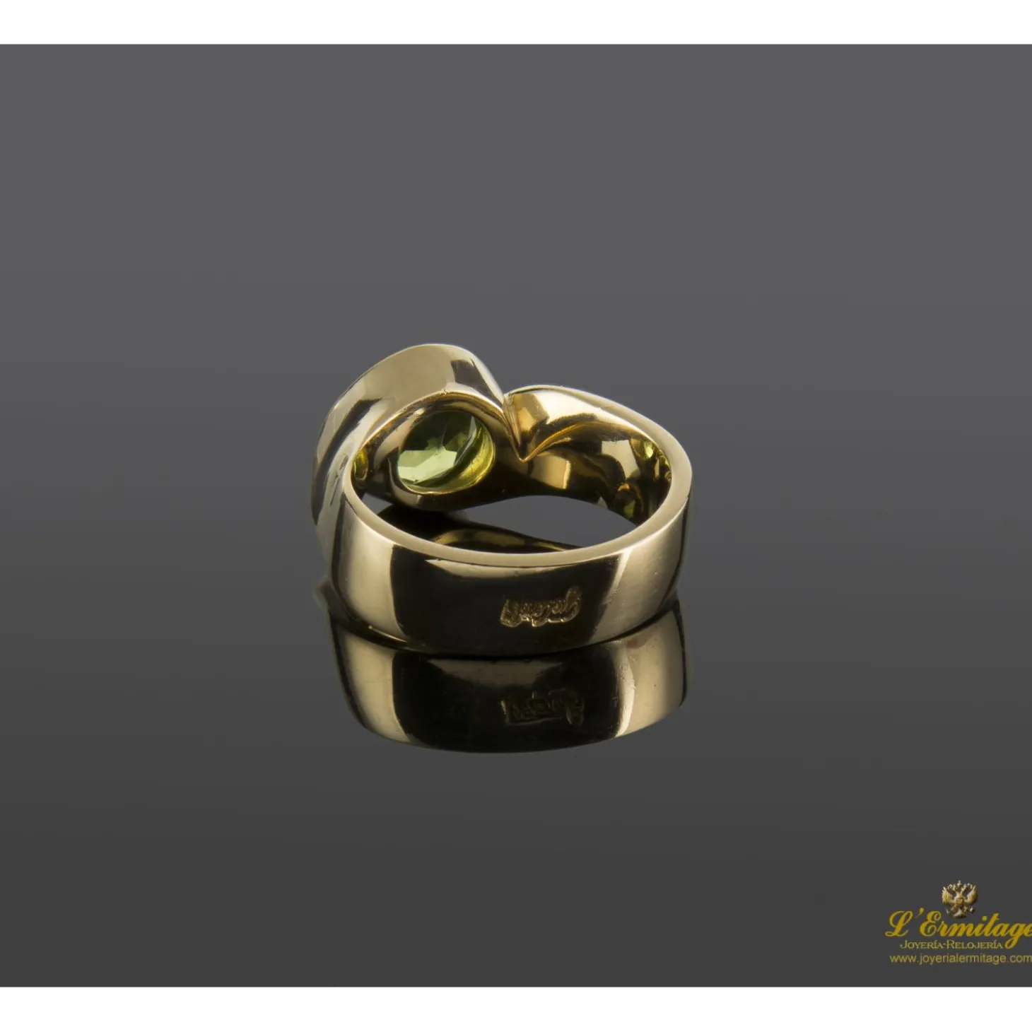 ANILLOS / SORTIJAS Solitario en oro amarillo con olivino talla brillante