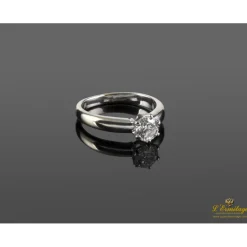 ANILLOS / SORTIJAS Solitario en oro blanco con un brillante color g, pureza vs1 y peso 0.50 Ct.