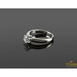 ANILLOS / SORTIJAS Solitario en oro blanco con un brillante color g, pureza vs1 y peso 0.50 Ct.