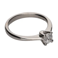 ANILLOS / SORTIJAS Solitario en oro blanco con un brillante. Talla 13.