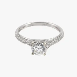 ANILLOS / SORTIJAS Solitario en oro blanco con brillante color g, pureza vs1, y peso 0,75 ct