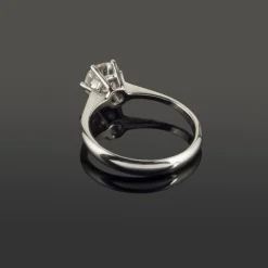 ANILLOS / SORTIJAS Solitario en oro blanco con brillante color f, pureza si1, y peso 1,05ct.