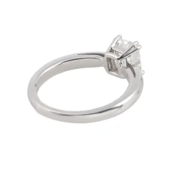 ANILLOS / SORTIJAS Solitario en oro blanco con brillante color f, pureza vs1 y peso 1,51 ct.