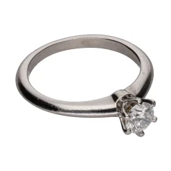 ANILLOS / SORTIJAS Solitario tiffany & co. En platino con un brillantes. Talla 8.