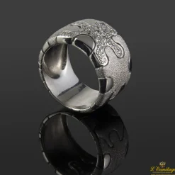 ANILLOS / SORTIJAS Sortija ancha realizada en oro blanco con cuajado de brillantes