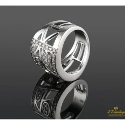 ANILLOS / SORTIJAS Sortija ancha con brillantes engastados en oro blanco.