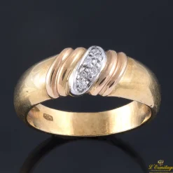 ANILLOS / SORTIJAS Sortija antigua oro amarillo y diamantes.