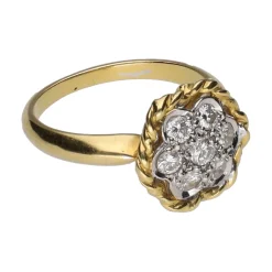 ANILLOS / SORTIJAS Sortija antigua oro amarillo con rosetón de diamantes.