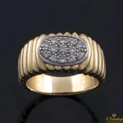 ANILLOS / SORTIJAS Sortija antigua oro amarillo y cuajado de diamantes talla antigua. Talla nº: 14.