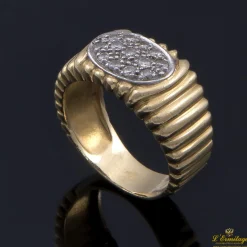 ANILLOS / SORTIJAS Sortija antigua oro amarillo y cuajado de diamantes talla antigua. Talla nº: 14.