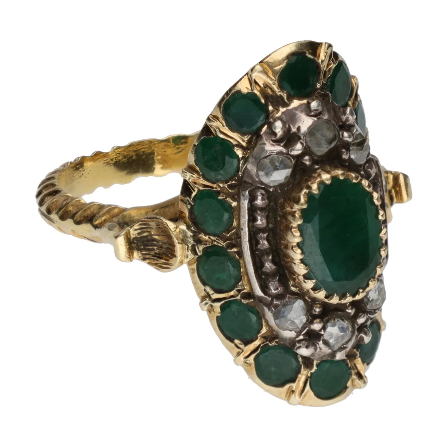ANILLOS / SORTIJAS Sortija antigua en oro amarillo con esmeralda y diamantes. Talla 18.