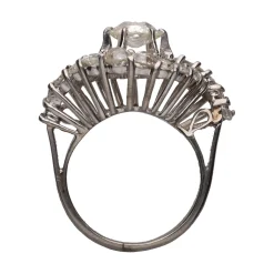 ANILLOS / SORTIJAS Sortija antigua en oro blanco con diamantes naturales. Talla 10.