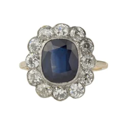ANILLOS / SORTIJAS Sortija antigua oro amarillo oro blanco zafiro y orla de diamantes.