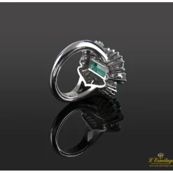 ANILLOS / SORTIJAS Sortija antigua oro blanco esmeralda y diamantes.