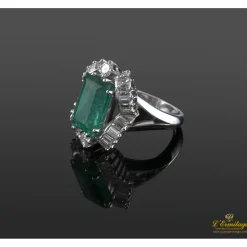 ANILLOS / SORTIJAS Sortija antigua oro blanco esmeralda y diamantes.