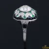 ANILLOS / SORTIJAS Sortija antigua oro blanco esmeraldas, ónix y diamante central.