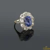 ANILLOS / SORTIJAS Sortija antigua oro amarillo y oro blanco zafiro ceylan central y orla de diamantes talla antigua.