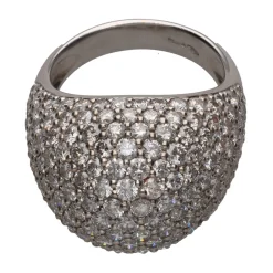 ANILLOS / SORTIJAS Sortija bombé en oro blanco con cuajado de brillantes. Talla 17.