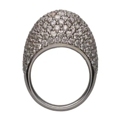 ANILLOS / SORTIJAS Sortija bombé en oro blanco con cuajado de brillantes. Talla 17.