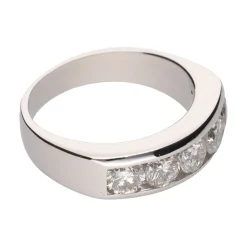 ANILLOS / SORTIJAS Sortija cinquillo en oro blanco con diamantes naturales.