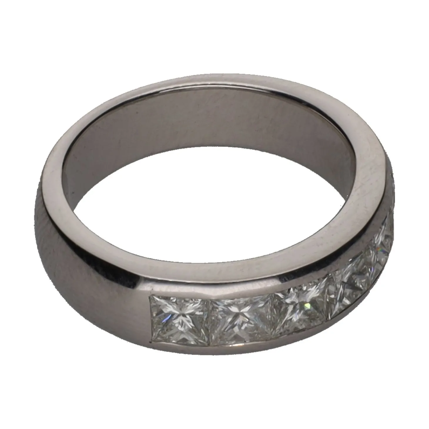 ANILLOS / SORTIJAS Sortija cintillo en oro blanco con brillantes talla princesa. Talla 14.