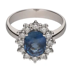 ANILLOS / SORTIJAS Sortija con zafiro central y brillantes en orla. Talla 14.