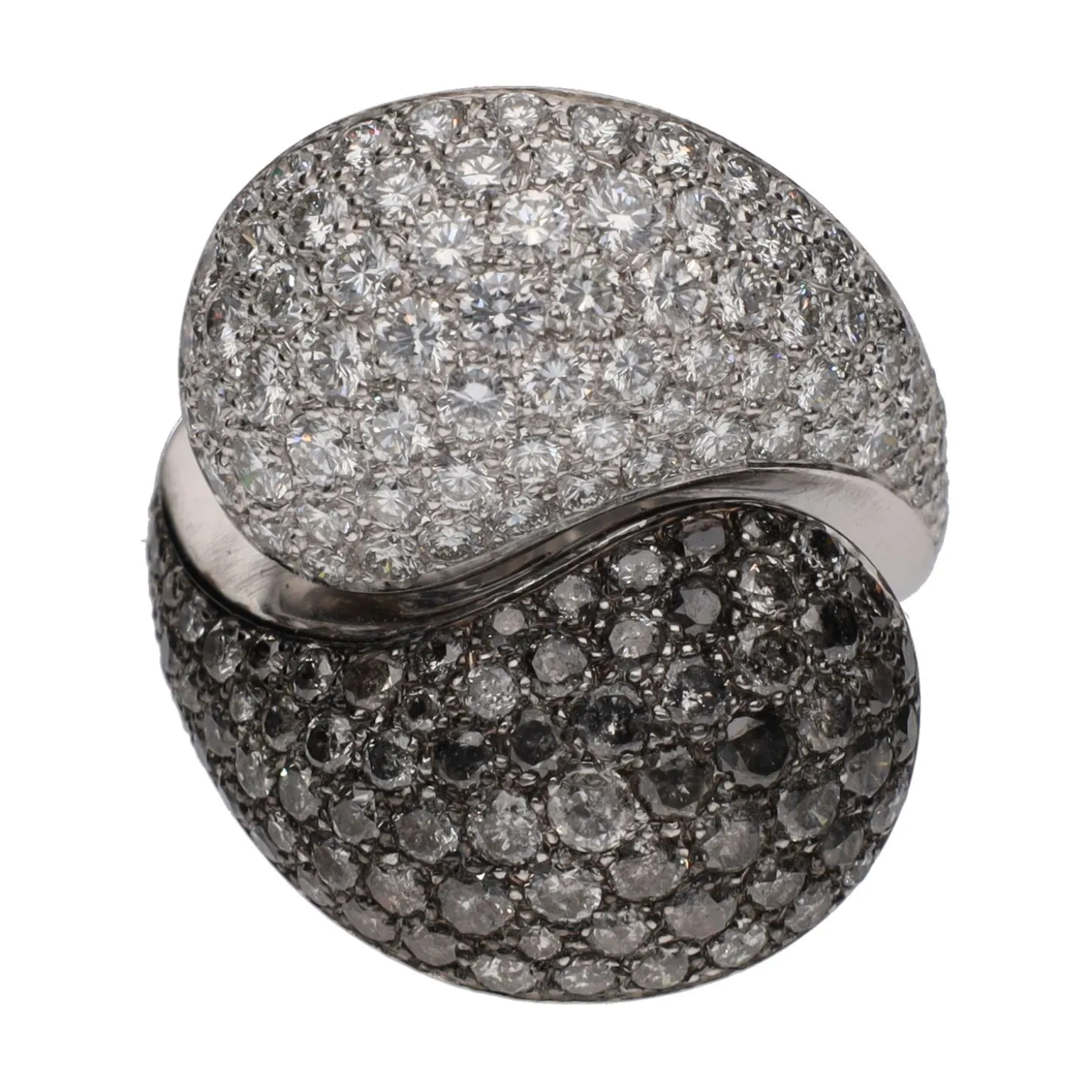 ANILLOS / SORTIJAS Sortija de cartier yin yang con brillantes blancos y negros. Talla 53.