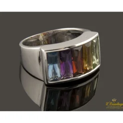 ANILLOS / SORTIJAS Sortija en forma de sello realizada en oro blanco y piedras de colores